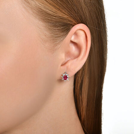 0.30 Karat Damla Yakut Taşlı Pırlanta Küpe