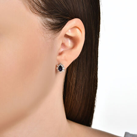 0.36 Karat Baget Taşlı Pırlantalı Safir Küpe