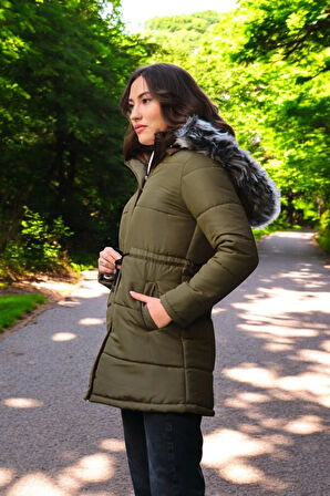 Kışlık Orta Boy Kapüşonlu Kürklü Şişme Kadın Mont