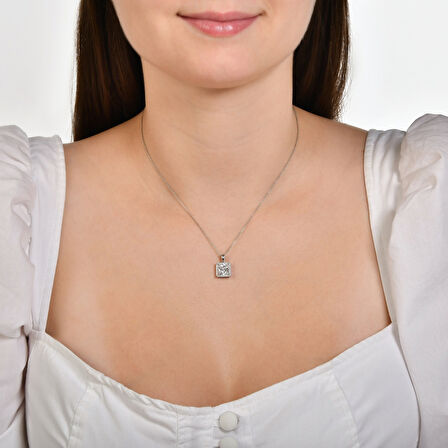 0.13 Karat Topaz Taşlı Pırlanta Kolye