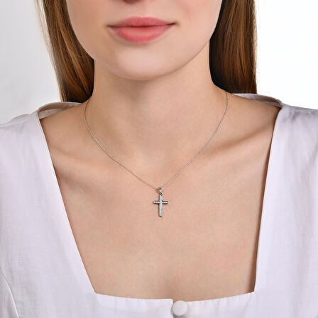 0.15 Karat Pırlantalı Haç Kolye