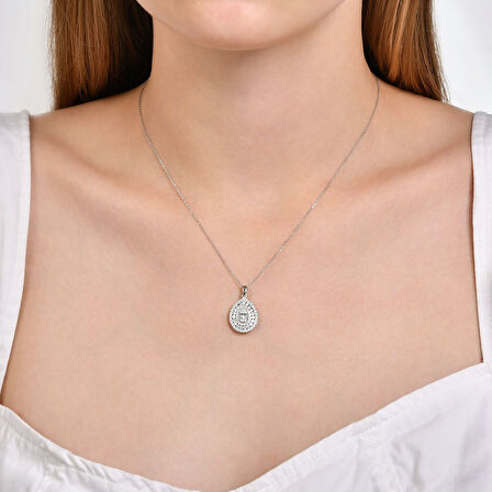 0.92 Karat Baget Taşlı Pırlanta Kolye