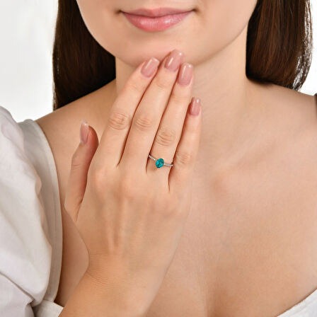 0.06 Karat Zümrüt Taşlı Pırlanta Yüzük