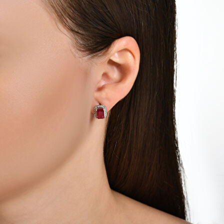 0.23 Karat Yakut Taşlı Pırlanta Küpe