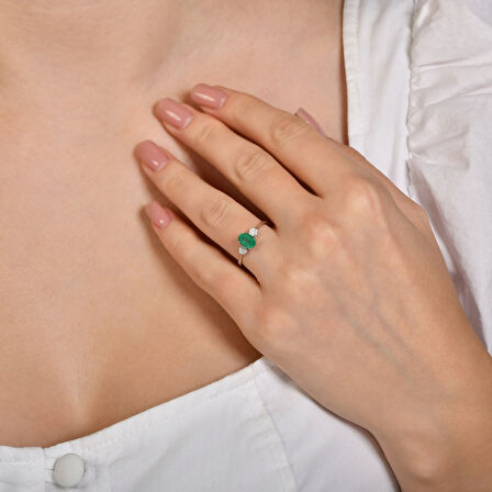 0.10 Karat Zümrüt Taşlı Pırlanta Yüzük