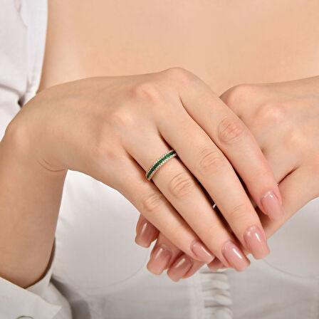 Prenses Kesim Zümrüt Taşlı Pırlanta Yüzük