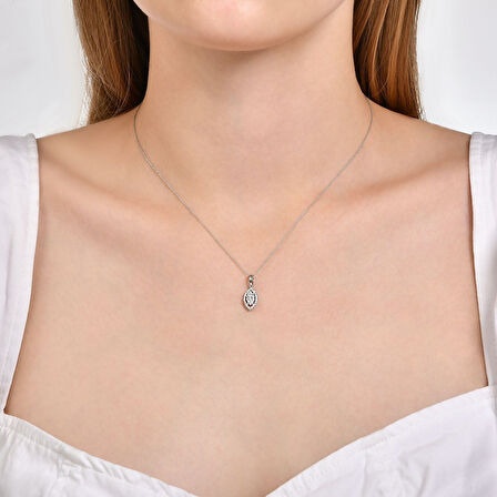 0.24 Karat Markiz Kesim Pırlanta Kolye