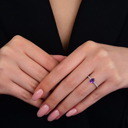 0.07 Karat Ametist Taşlı Pırlanta Yüzük