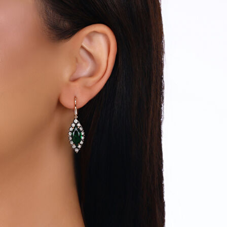 0.08 Karat Zümrüt Renkli Elmas Küpe