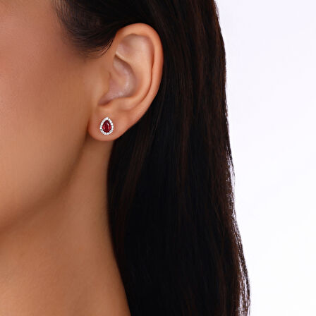 0.26 Karat Yakut Taşlı Pırlanta Küpe