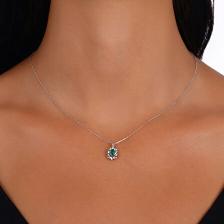 0.07 Karat Zümrüt Taşlı Pırlanta Kolye