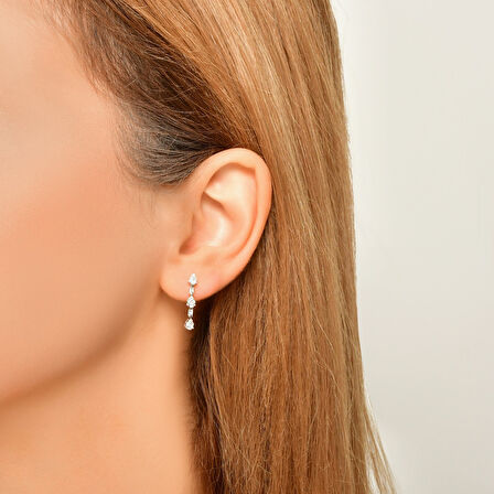 0.28 Karat Pırlanta Tria Küpe