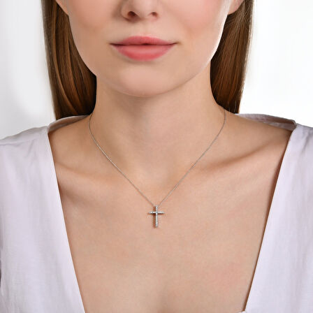 0.10 Karat Pırlantalı Haç Kolye