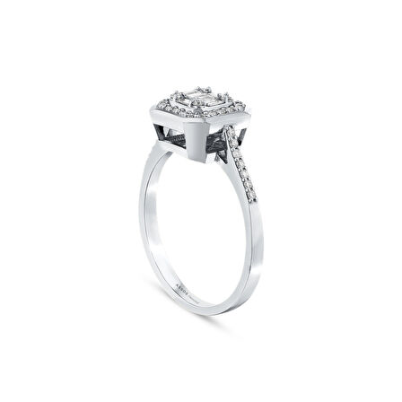 0.34 Karat Baget Taşlı Pırlanta Yüzük