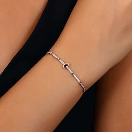 0.30 Karat Yakut Taşlı Pırlanta Bileklik