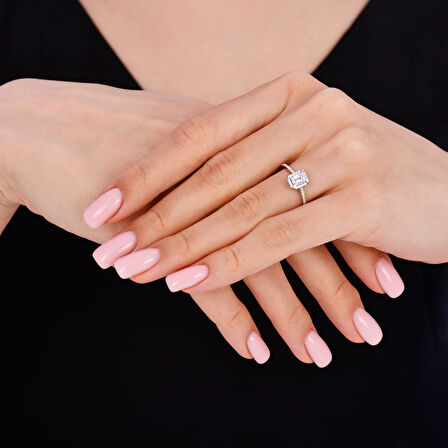 0.63 Karat Pırlanta Tektaş Yüzük