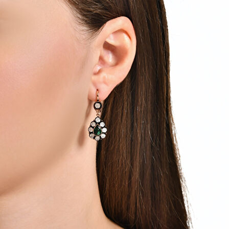 0.12 Karat Zümrüt Renkli Elmas Küpe