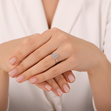 0.17 Karat Baget Pırlanta Yüzük