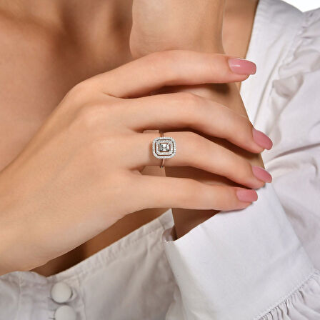 0.35 Karat Baget Taşlı Pırlanta Yüzük