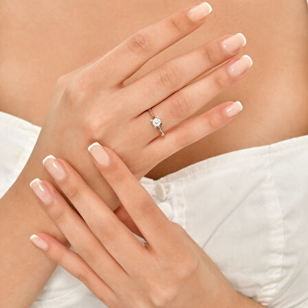 0.45 Karat Pırlanta Tektaş Yüzük