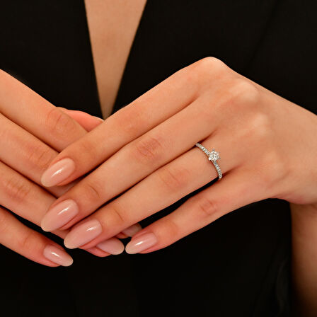 0.18 Karat Pırlanta Tektaş Yüzük