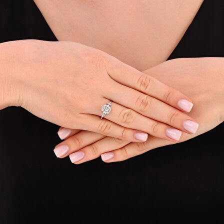 0.12 Karat Baget Pırlanta Yüzük