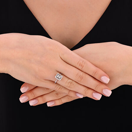 0.16 Karat Baget Pırlanta Yüzük