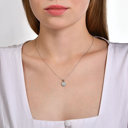 0.26 Karat Baget Taşlı Pırlanta Kolye