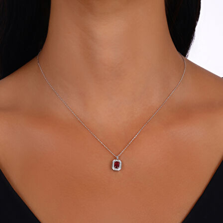 0.10 Karat Yakut Taşlı Pırlanta Kolye