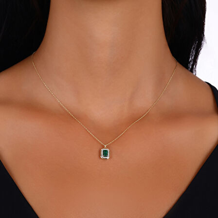 0.10 Karat Zümrüt Taşlı Pırlanta Kolye