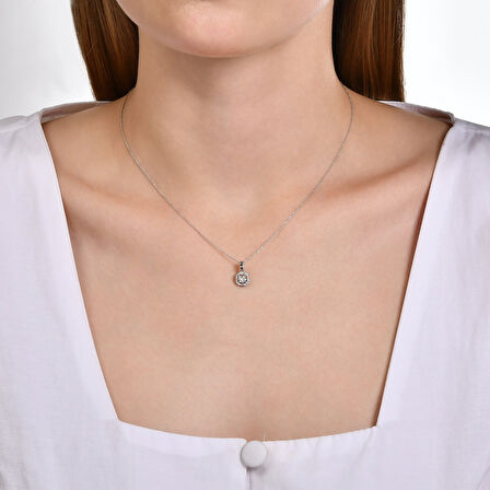 0.17 Karat Prenses Kesim Pırlanta Kolye