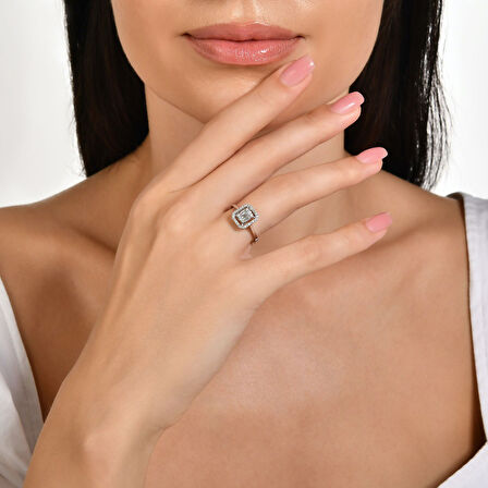 0.34 Karat Baget Pırlanta Yüzük