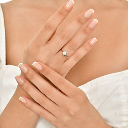 0.35 Karat Pırlanta Tektaş Yüzük