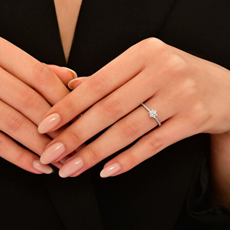 0.44 Karat Pırlanta Tektaş Yüzük