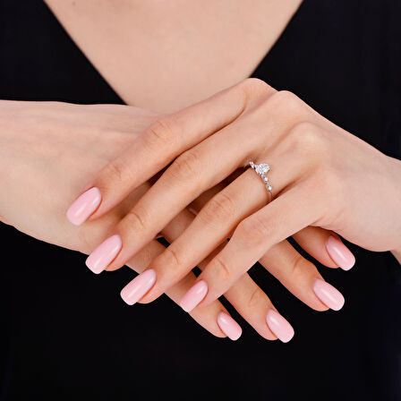 0.45 Karat Oval Pırlanta Tektaş Yüzük