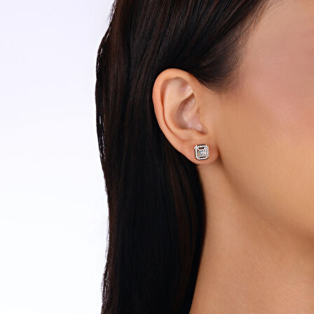 Pırlanta Baget Taşlı Küpe