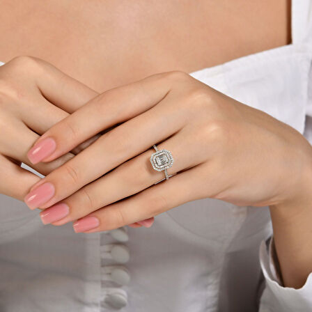 0.51 Karat Baget Pırlanta Yüzük