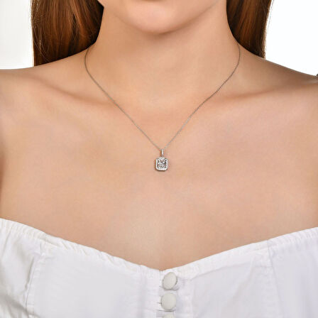 0.14 Karat Topaz Taşlı Pırlanta Kolye