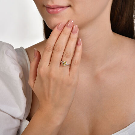 0.11 Karat Pırlanta Violet Taşlı Yüzük