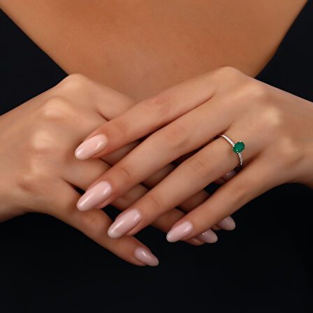 0.08 Karat Zümrüt Taşlı Pırlanta Yüzük