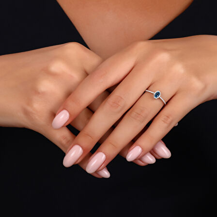 0.10 Karat London Blue Topaz Taşlı Pırlanta Yüzük