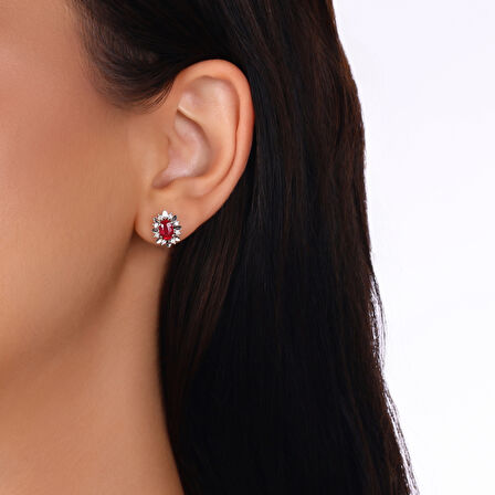 0.14 Karat Yakut Taşlı Pırlanta Küpe