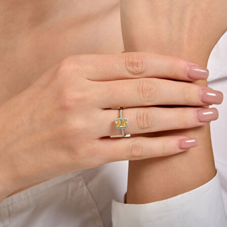 0.25 Karat Sarı Topaz Taşlı Pırlanta Yüzük