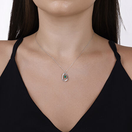 0.08 Karat Pırlanta Zümrüt Taşlı Kolye