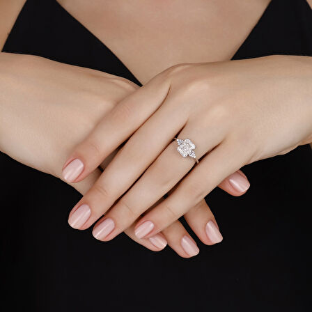 0.11 Karat Pırlanta Violet Taşlı Yüzük