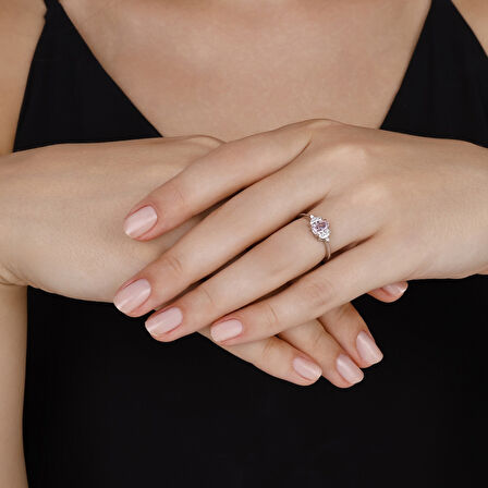 0.15 Karat Violet Taşlı Pırlanta Yüzük