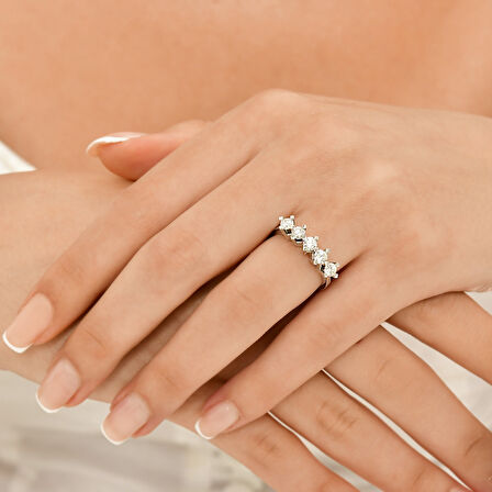 0.60 Karat Pırlanta Beştaş Yüzük