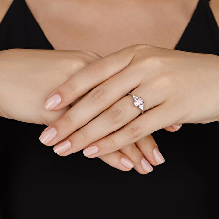 0.13 Karat Violet Taşlı Pırlanta Yüzük