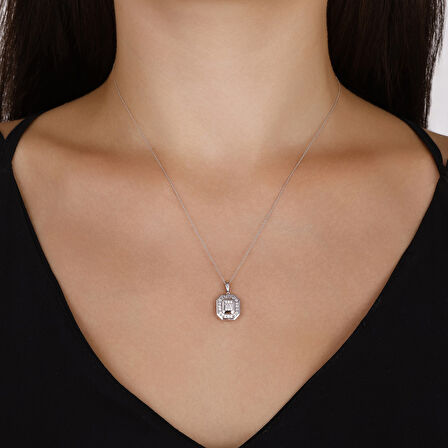 0.07 Karat Pırlanta Baget Kolye