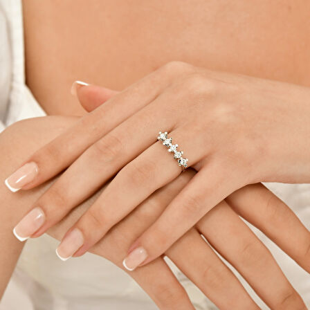 0.71 Karat Pırlanta Beştaş Yüzük